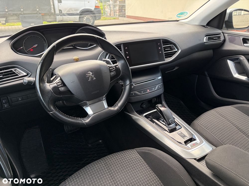 Peugeot 308 BlueHDi 130 EAT8 Black Edition - 18