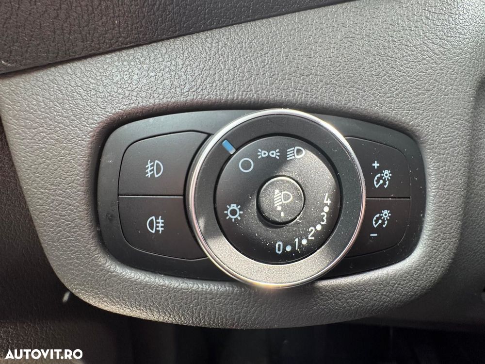 Ford Transit Connect - 14