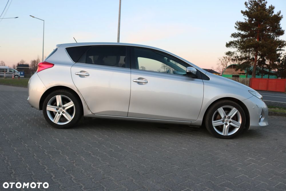 Toyota Auris 2.0 D-4D Prestige - 10