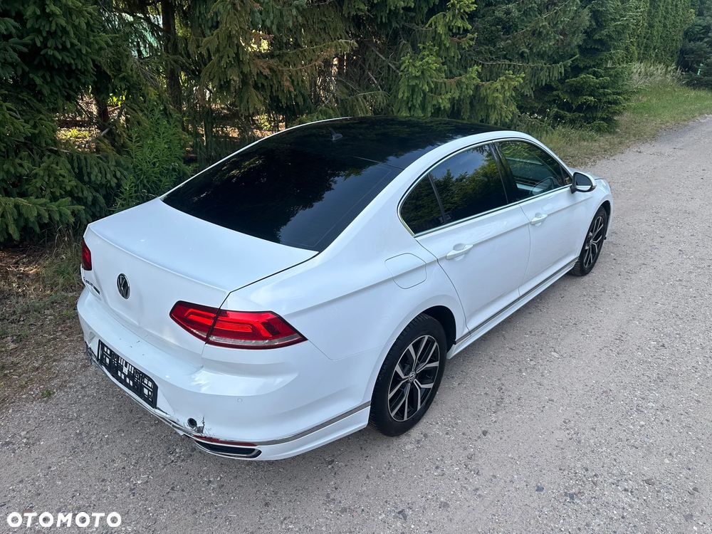 Volkswagen Passat 2.0 TDI SCR Trendline DSG - 16