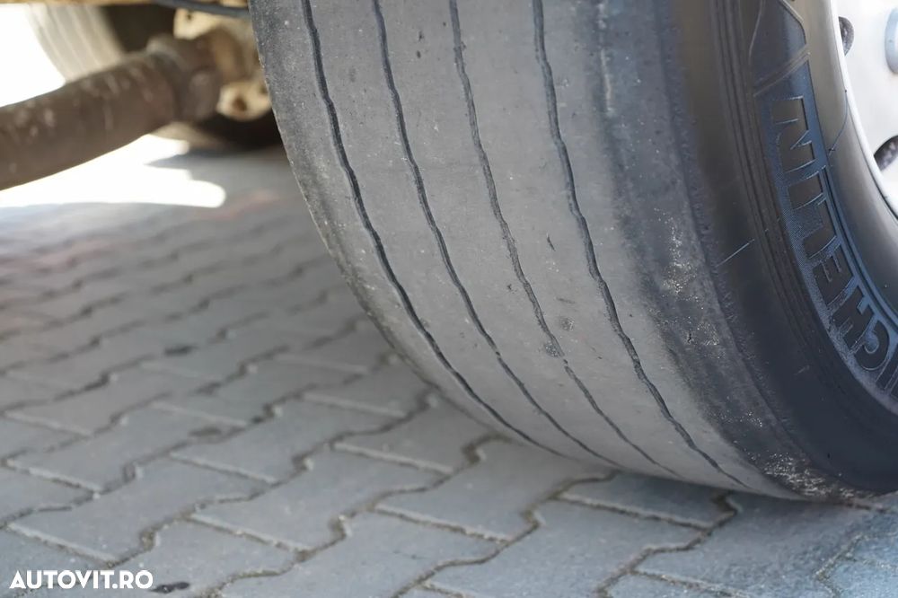 Spitzer REMORCA CIMENT SPITZER / 37.000 L / SILOU / 3 COMPARTIMENTE / AXE SAF / JANTE DIN ALIAJ - 15