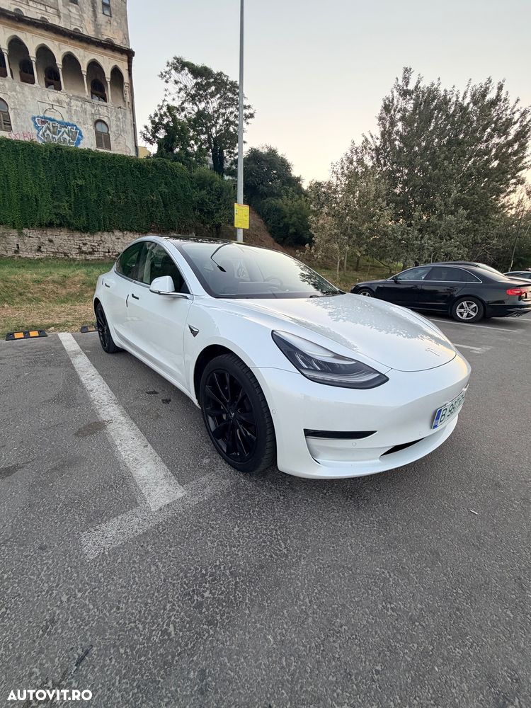 Tesla Model 3 2020 photo 3
