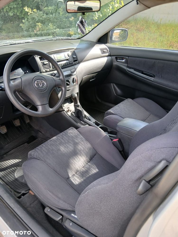 Toyota Corolla - 11