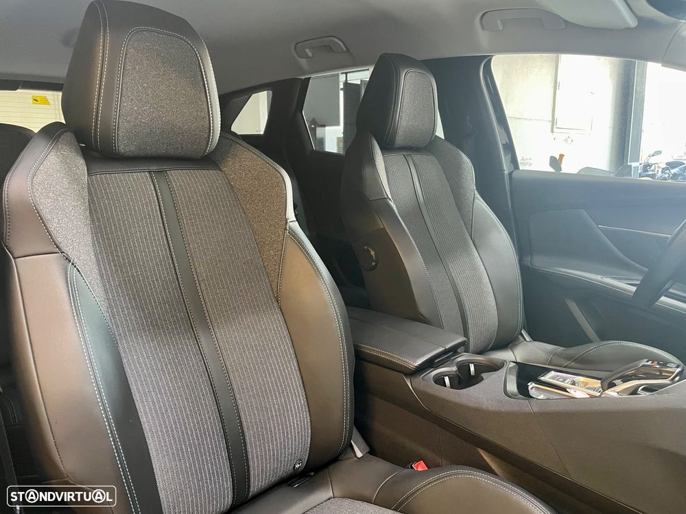 Peugeot 3008 225 e-EAT8 Allure Pack - 30