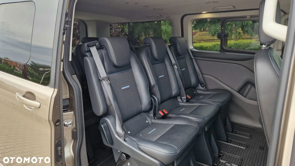 Ford Tourneo Custom - 16