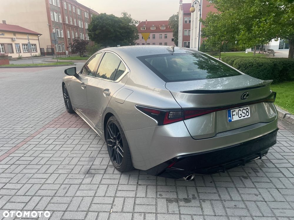 Lexus IS - 4