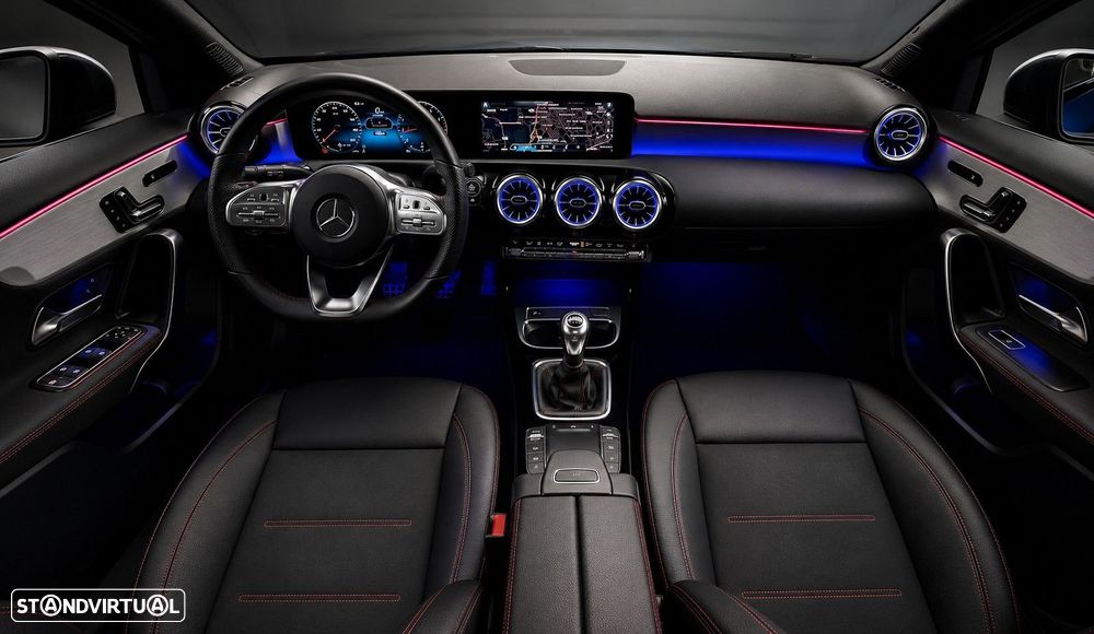 Mercedes-Benz A 180 AMG Line - 19