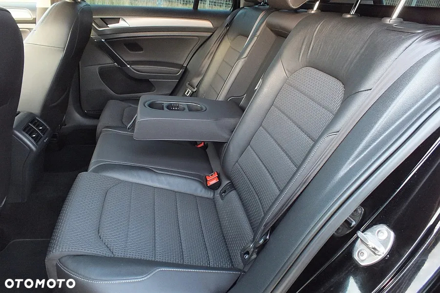 Volkswagen Golf - 21