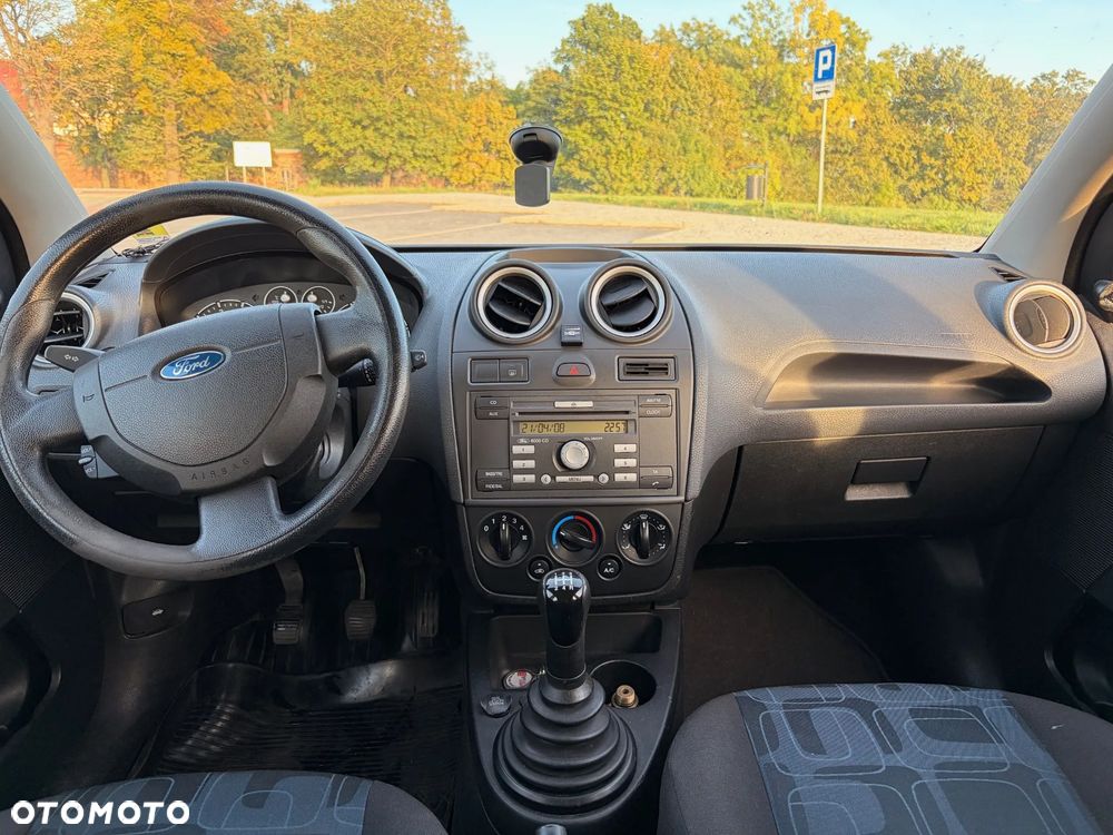 Ford Fiesta - 8