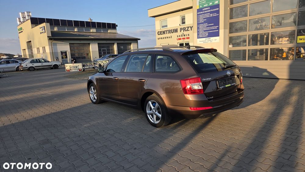 Skoda Octavia 2.0 TDI DSG Ambition - 10