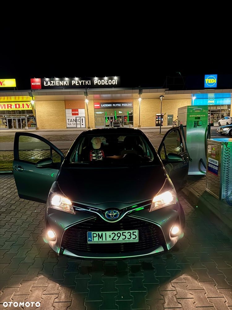 Toyota Yaris Hybrid 100 Dynamic EU6 - 2