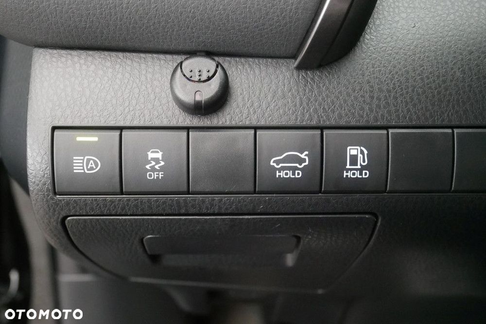Toyota Camry 2.5 Hybrid Comfort CVT - 24
