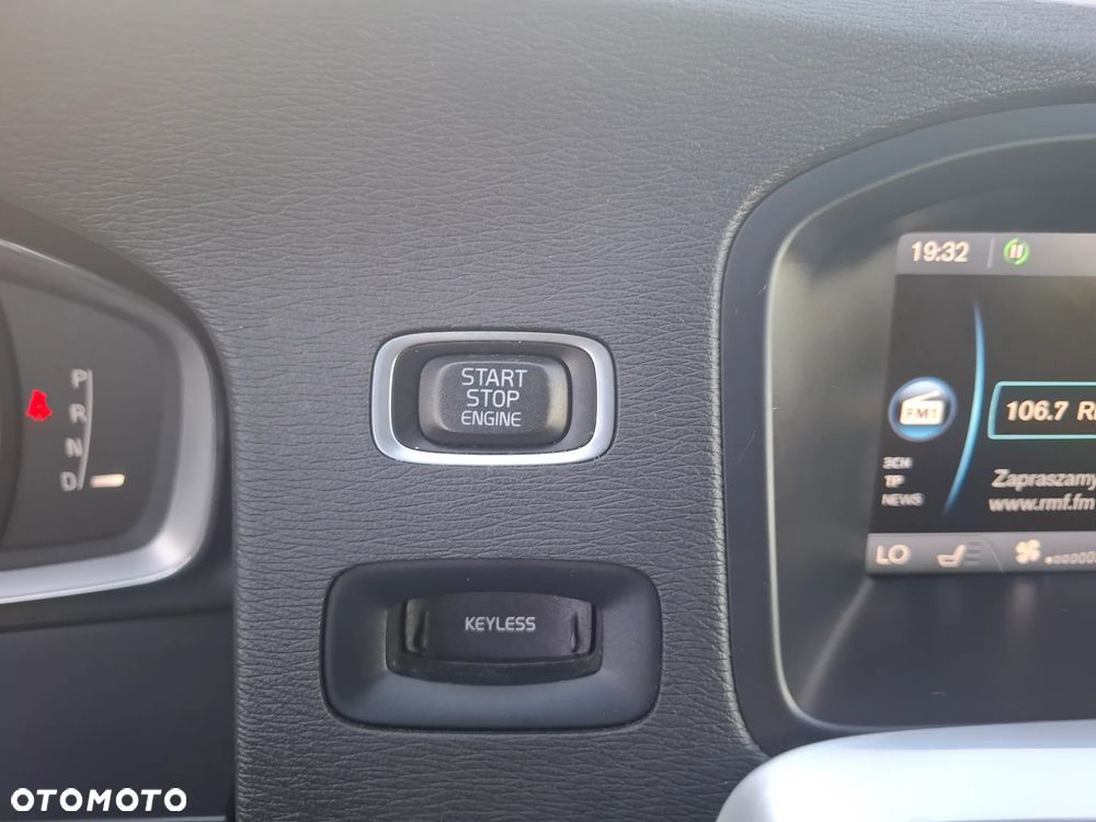 Volvo V60 D6 AWD Plug-in Hybrid Summum - 28