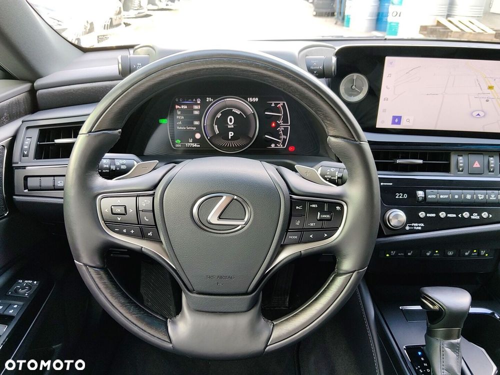 Lexus ES 300h Prestige - 17