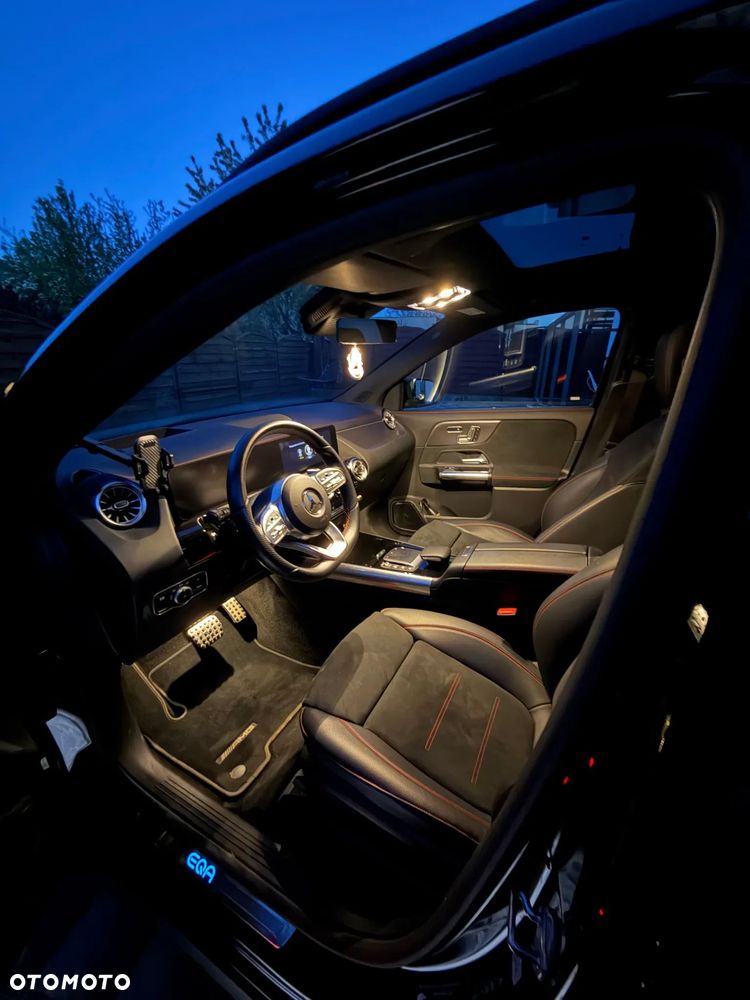 Mercedes-Benz EQA 300 66.5kWh 4-Matic AMG Line - 17