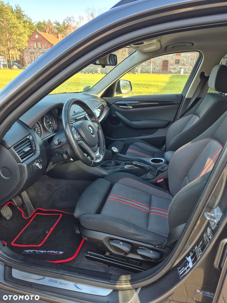 BMW X1 sDrive18d - 23