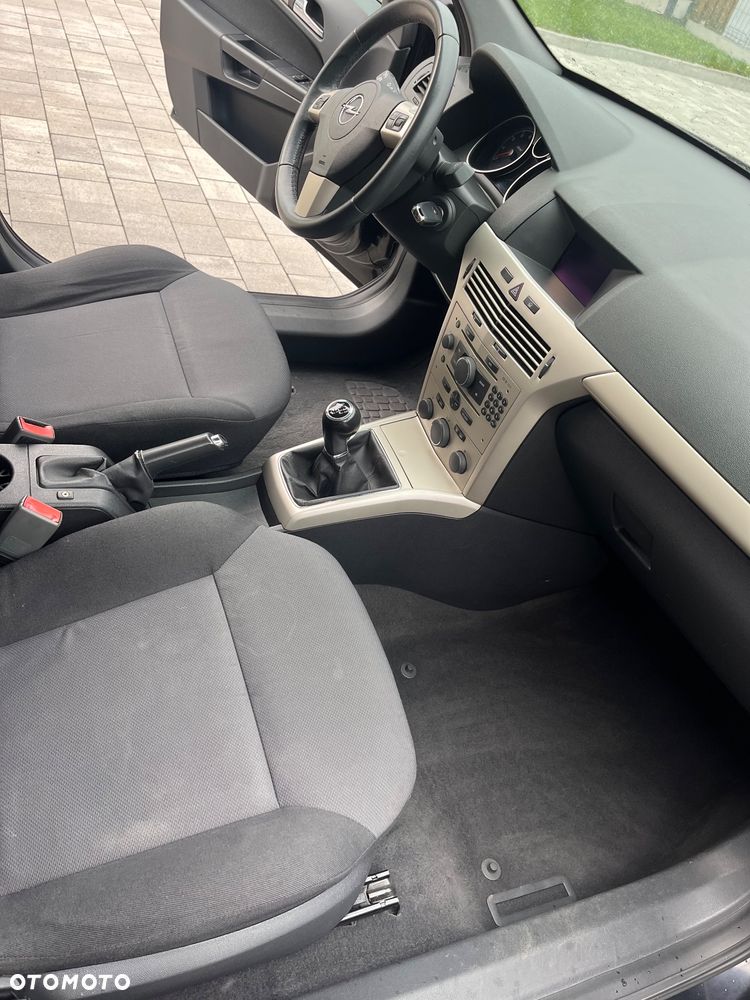Opel Astra 1.6 - 9