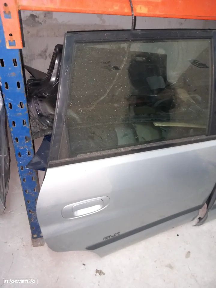 Portas completas lado condutor mitsubishi space star ano 2002 - 5