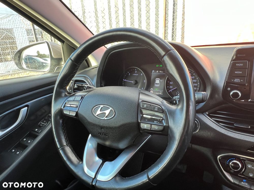 Hyundai i30 1.6 D Premiere Luxury DCT - 29