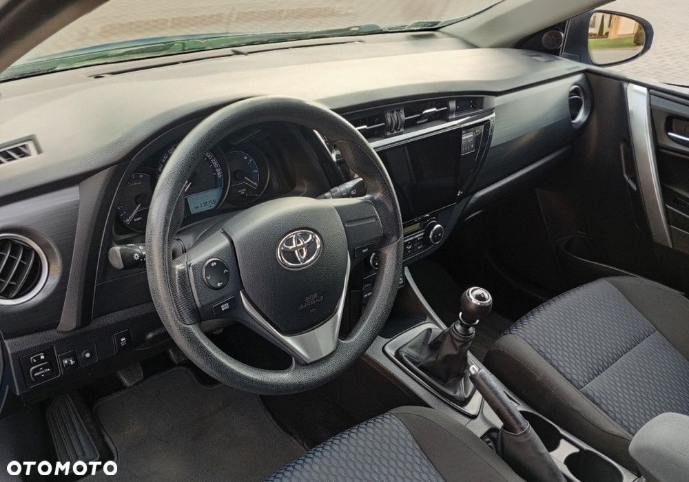 Toyota Auris - 19