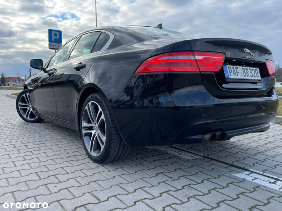 Jaguar XE 2.0 D AWD Prestige - 15