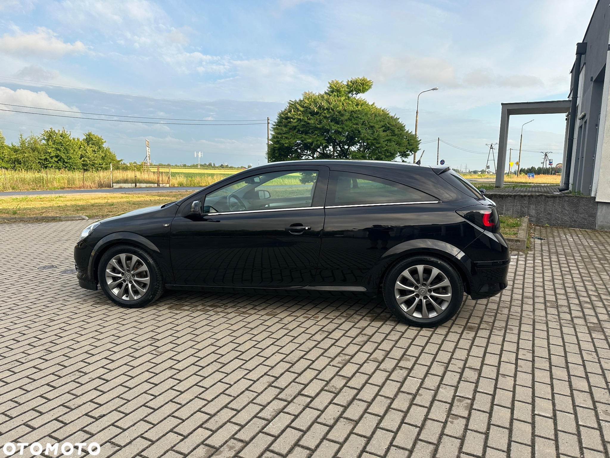 Opel Astra GTC 1.6 Sport - 8