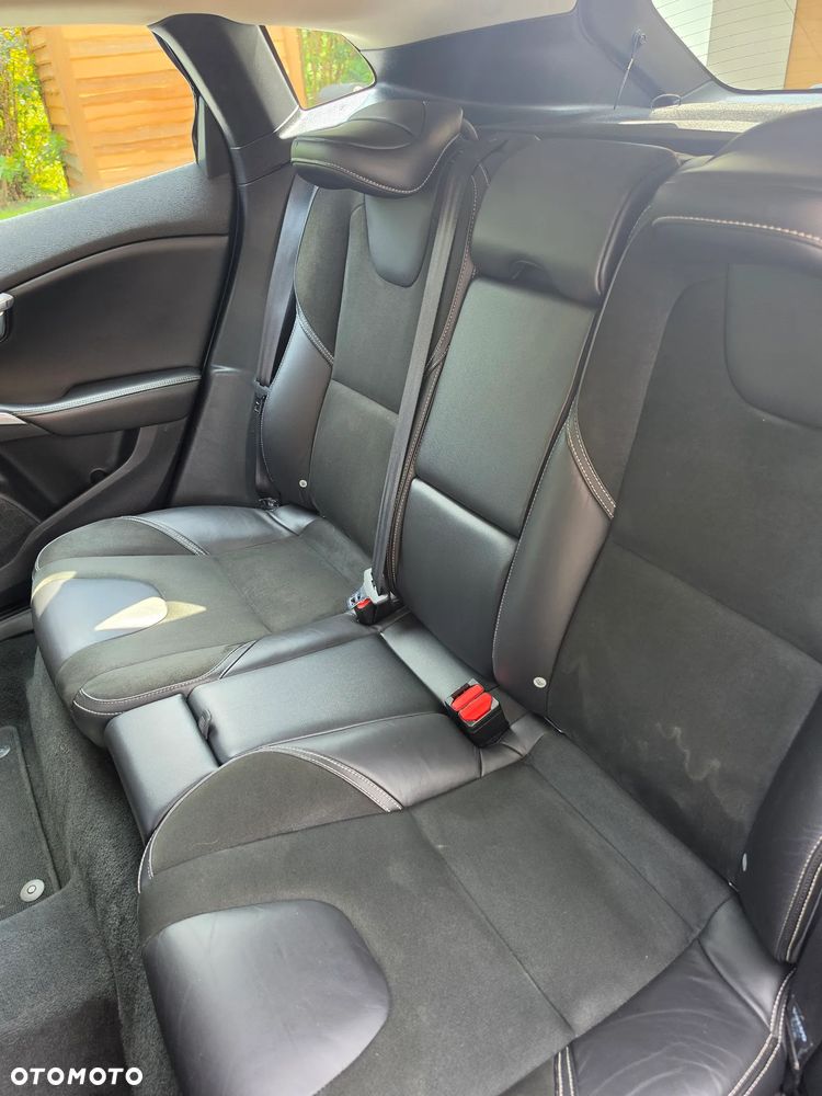 Volvo V40 D2 - 10