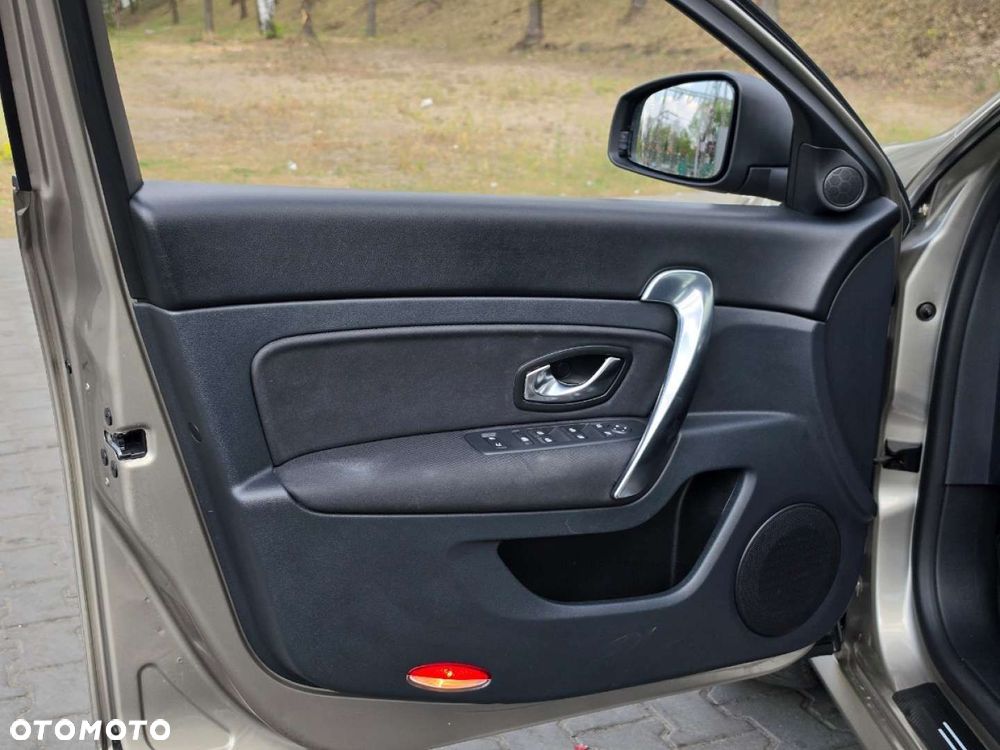 Renault Latitude - 35