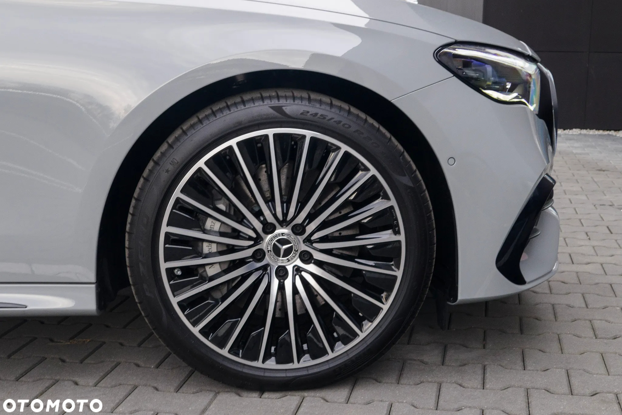 Mercedes-Benz Klasa E 220 d 4-Matic - 11