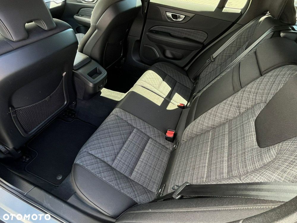 Volvo V60 B4 D Core - 17