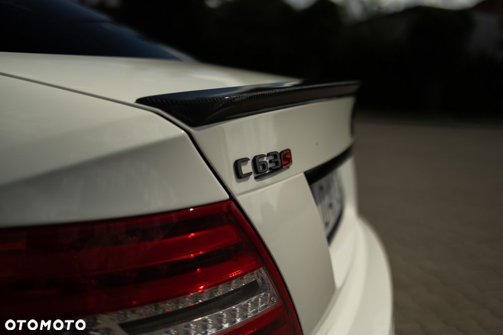 Mercedes-Benz Klasa C 63 AMG AMG SPEEDSHIFT MCT AMG Performance Package - 11