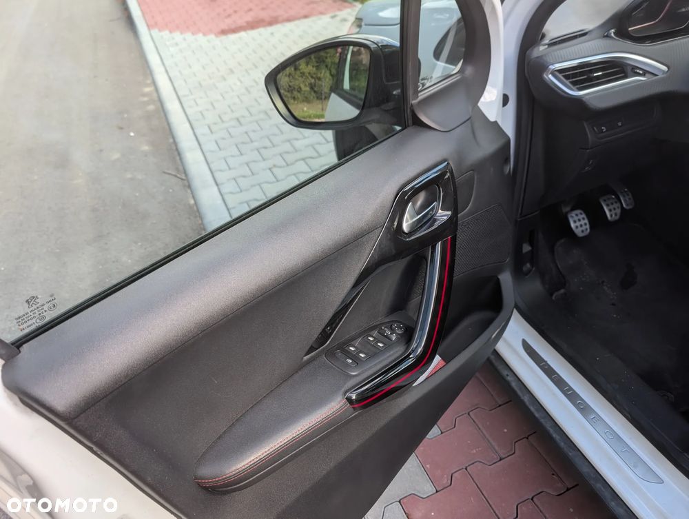 Peugeot 2008 PureTech 110 Stop&Start GT-Line Edition - 12