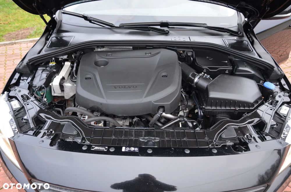 Volvo V60 D4 Geartronic Momentum - 37