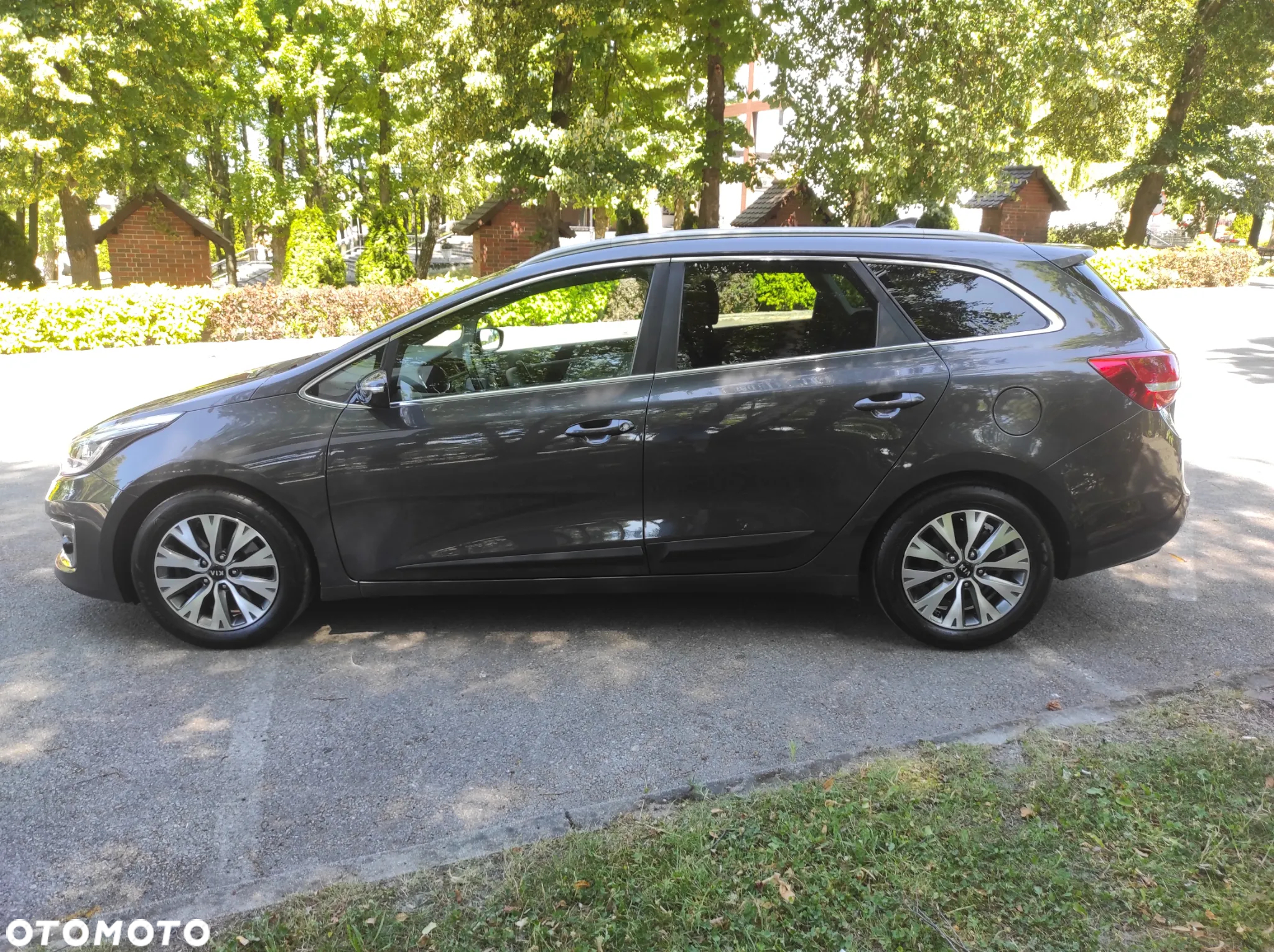 Kia Ceed 1.6 GDI Platinum Edition - 8
