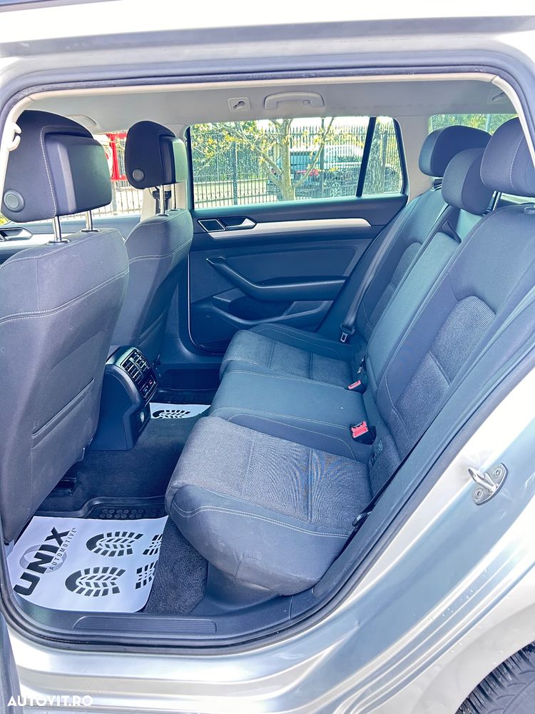 Volkswagen Passat 2.0 TDI DSG Comfortline - 11