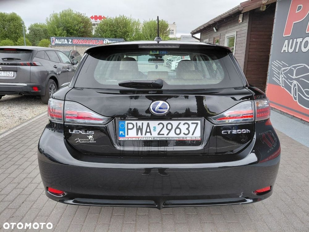 Lexus CT - 7