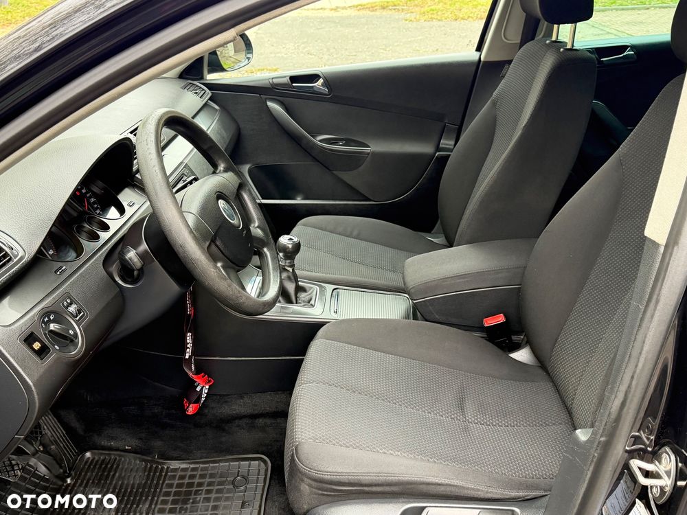 Volkswagen Passat - 35