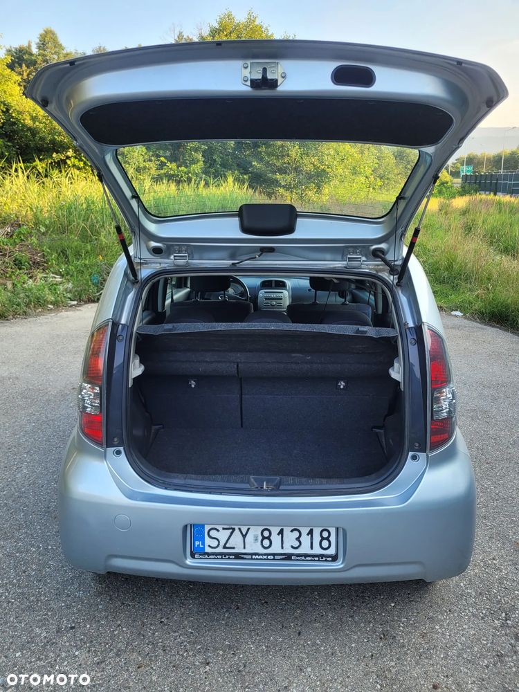 Daihatsu Sirion - 9