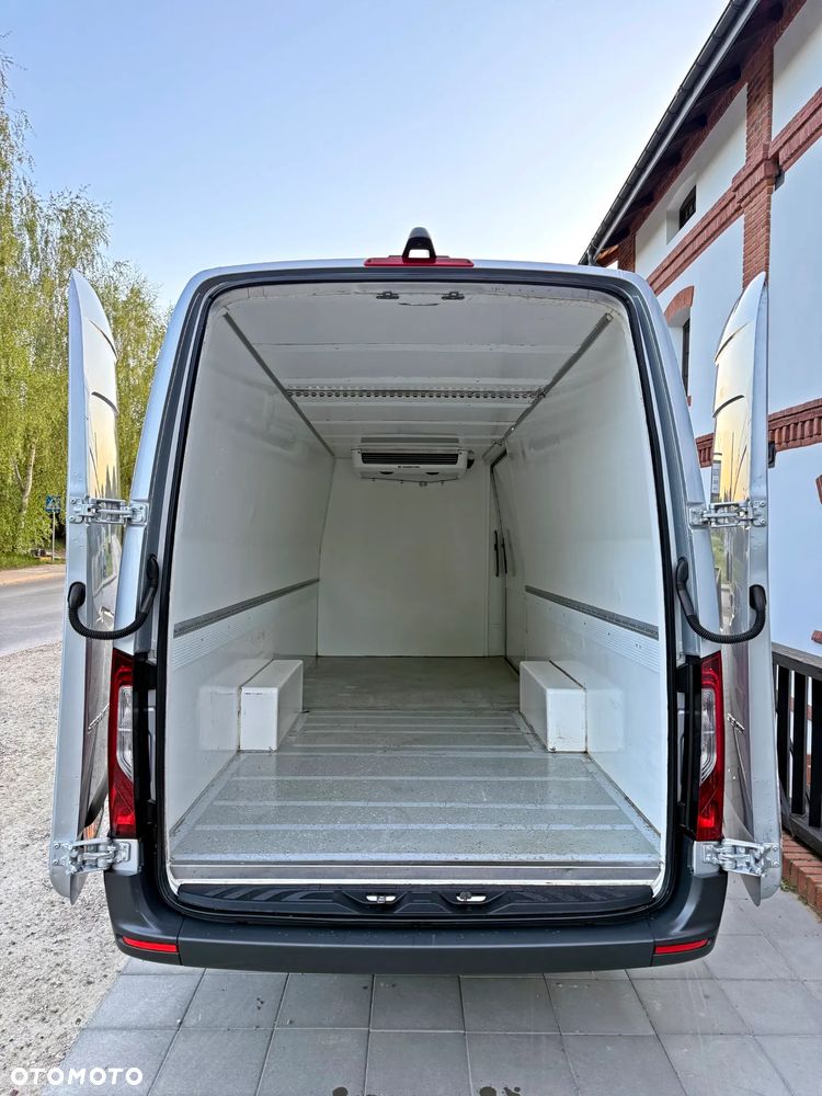 Mercedes-Benz Sprinter 907 3.0 V6 Maxi Long L4H2 Chłodnia - 23