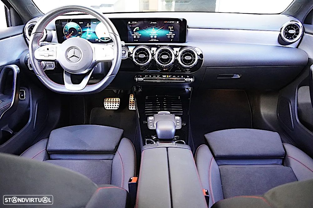 Mercedes-Benz A 250 Limousine e AMG Line - 28
