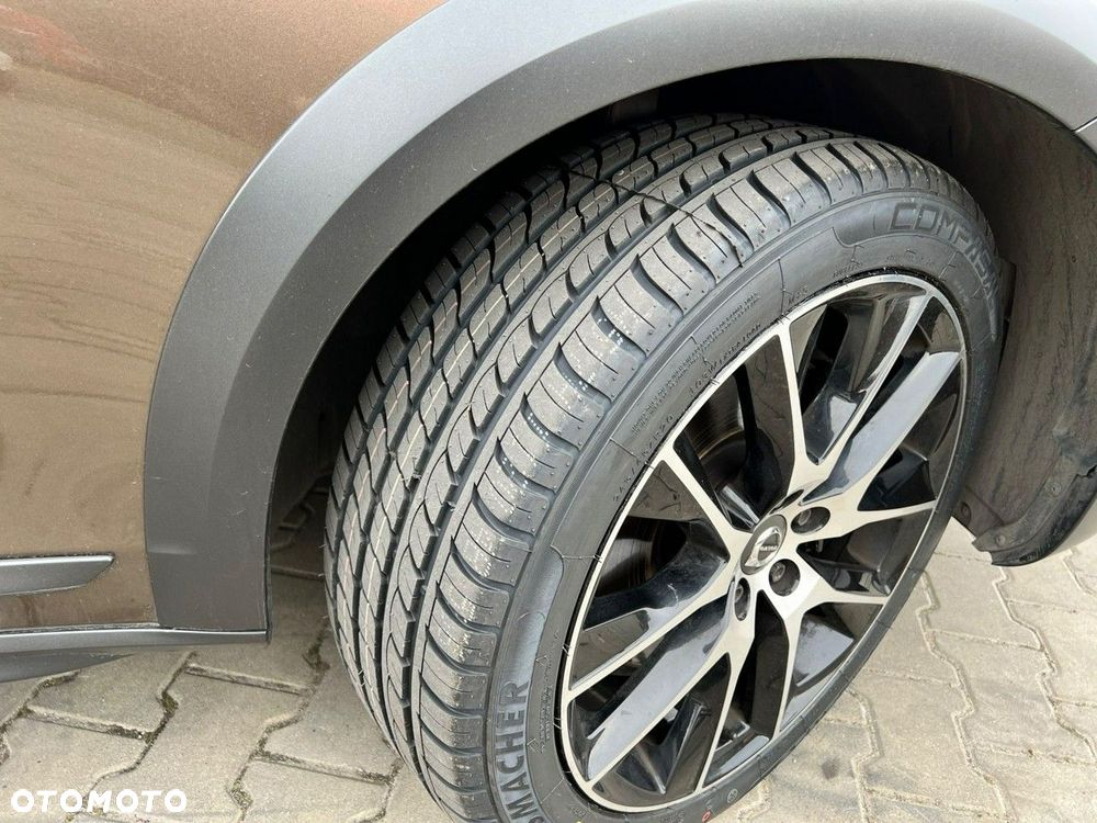 Volvo V90 D4 AWD Momentum Pro - 17