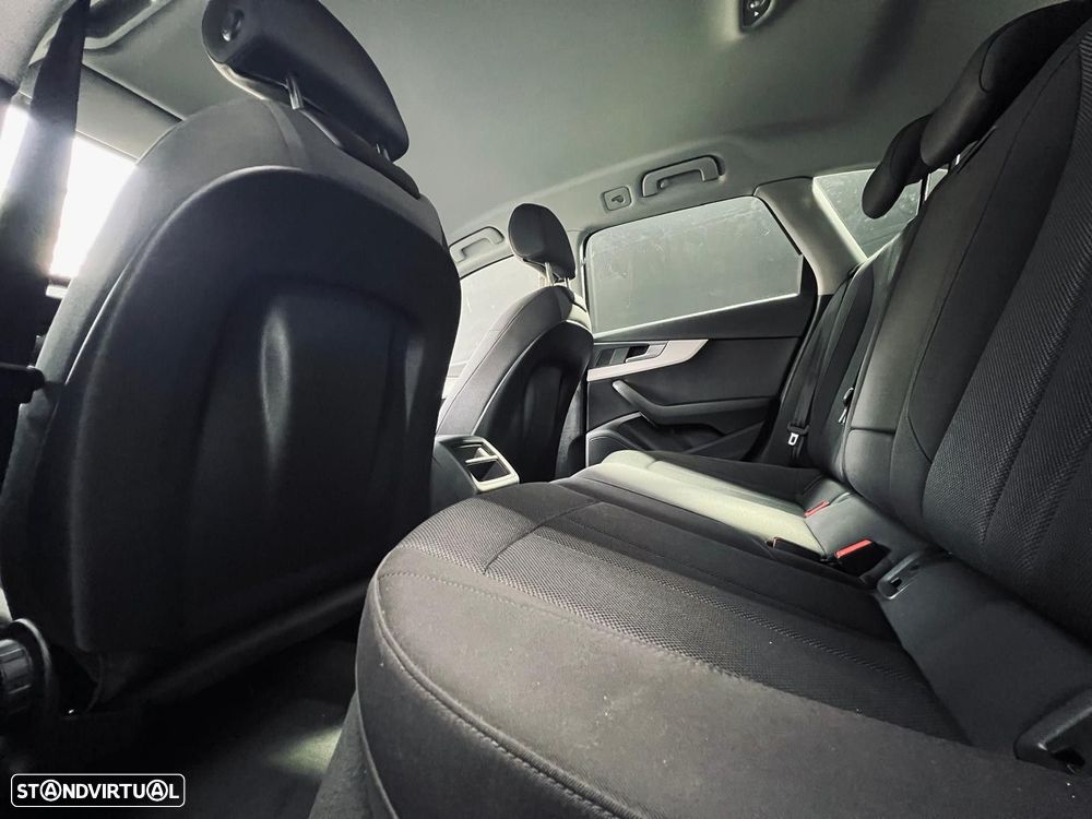 Audi A4 Avant 35 TDI S tronic - 38