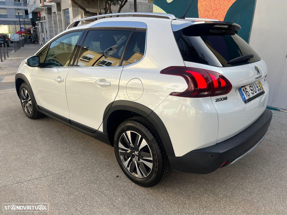 Peugeot 2008 1.2 PureTech Allure EAT6 - 8