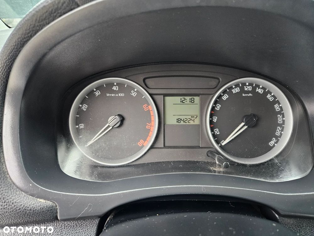 Skoda Fabia 1.4 16V Ambiente - 14