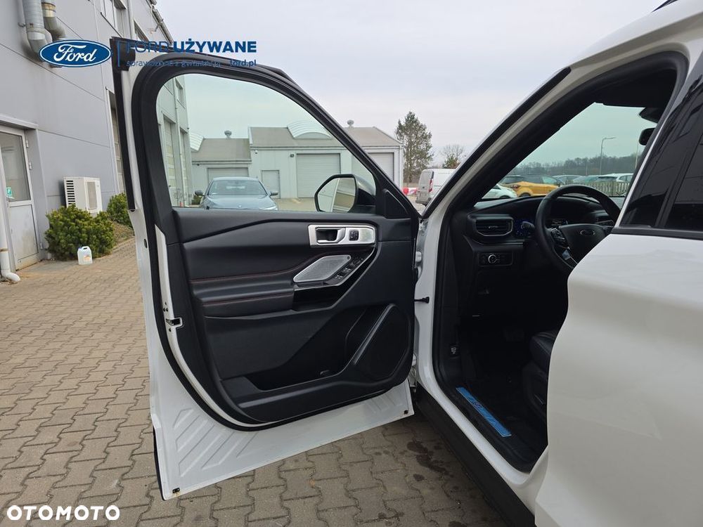 Ford Explorer - 31