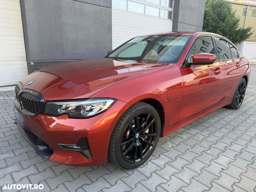 BMW Seria 3 330e Aut. Sport Line - 1
