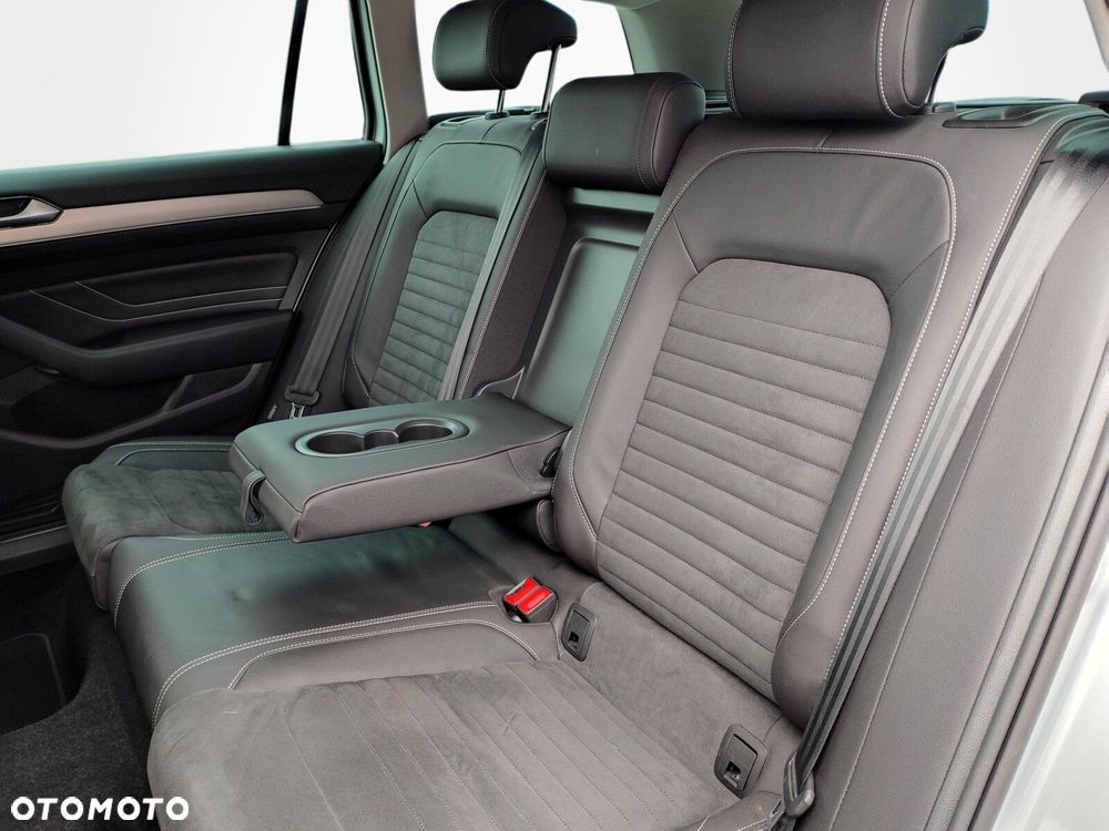 Volkswagen Passat Variant 2.0 TDI Elegance DSG - 26
