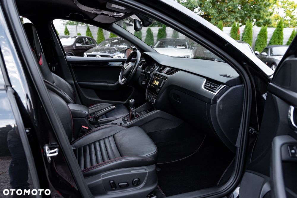 Skoda Octavia 2.0 TSI RS 230 - 24