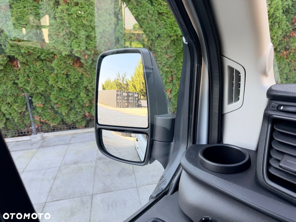 Ford Transit 350 - 33