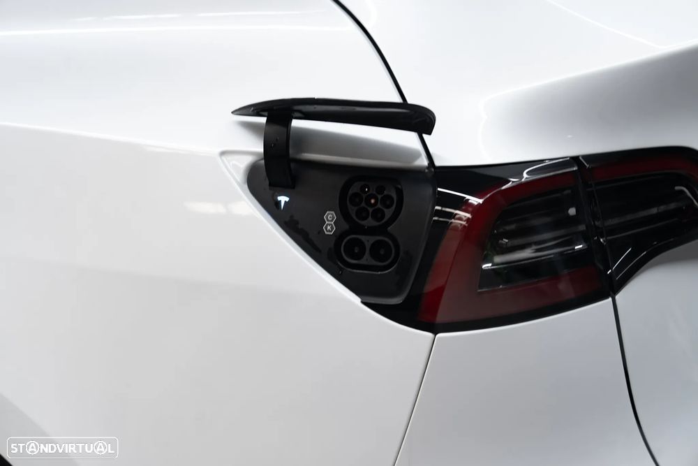 Tesla Model Y Long Range Tração Integral - 16
